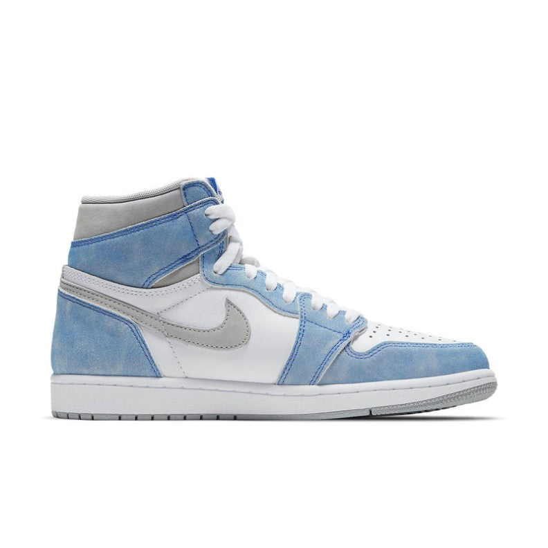 Air Jordan 1 Retro High OG 'Hyper Royal / Light Smoke Grey' – 555088-402