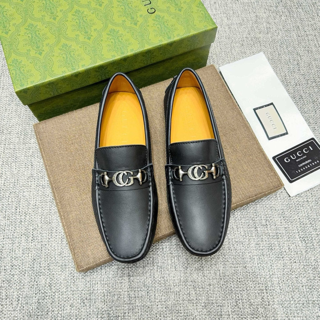 GUCCI Black Metal-Detail Loafers