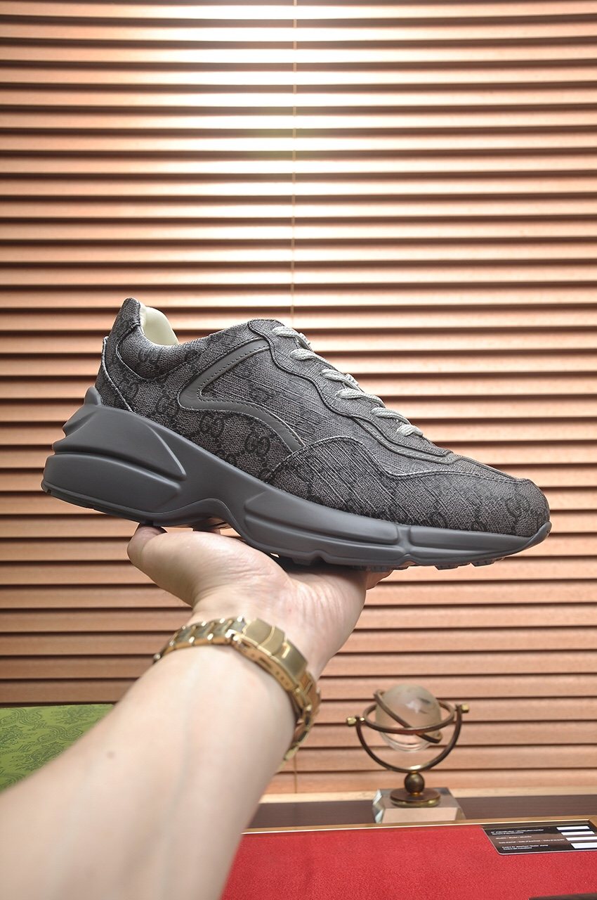 GUCCI Gray Patterned Low-Top Sneakers